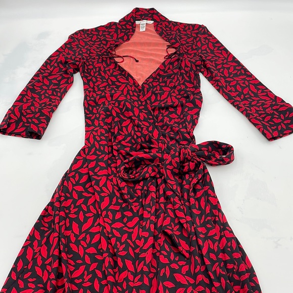 Diane Von Furstenberg Gildred Wrap Dress 100% Silk - Picture 2 of 5